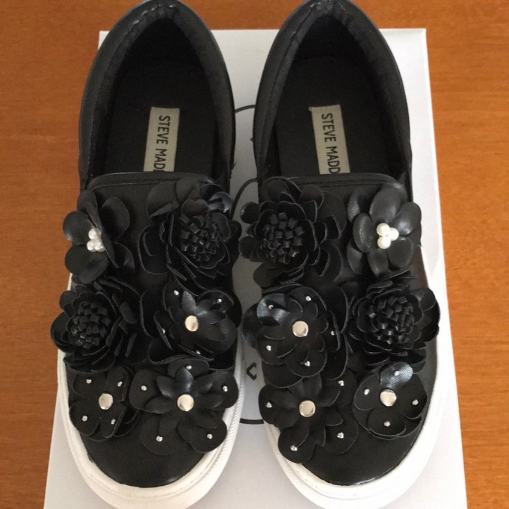 ISO: Steve Madden Maja Sneakers